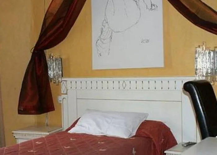 Hotel Royal Aboukir Paris 3*